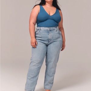 Abercrombie&Fitch Curve Love Ultra High Rise 90s Straight Jean